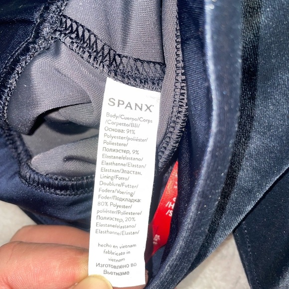 Spanx Black Velvet Leggings Size Small - Picture 6 of 9